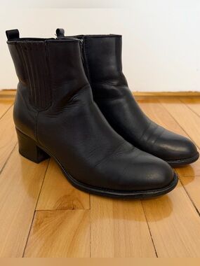Blondo Waterproof Black Leather Ankle Booties with Block Heel